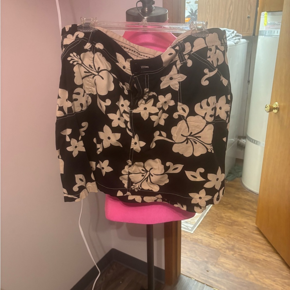 Hawaiian  Style Black and Cream Floral Skirt